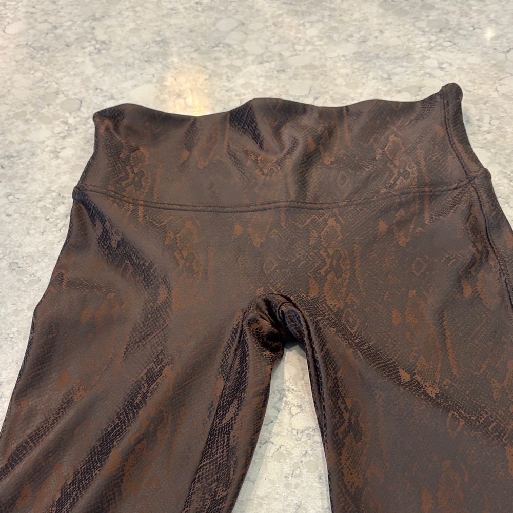 Spandex faux leather snakeskin print in black and brown Size L